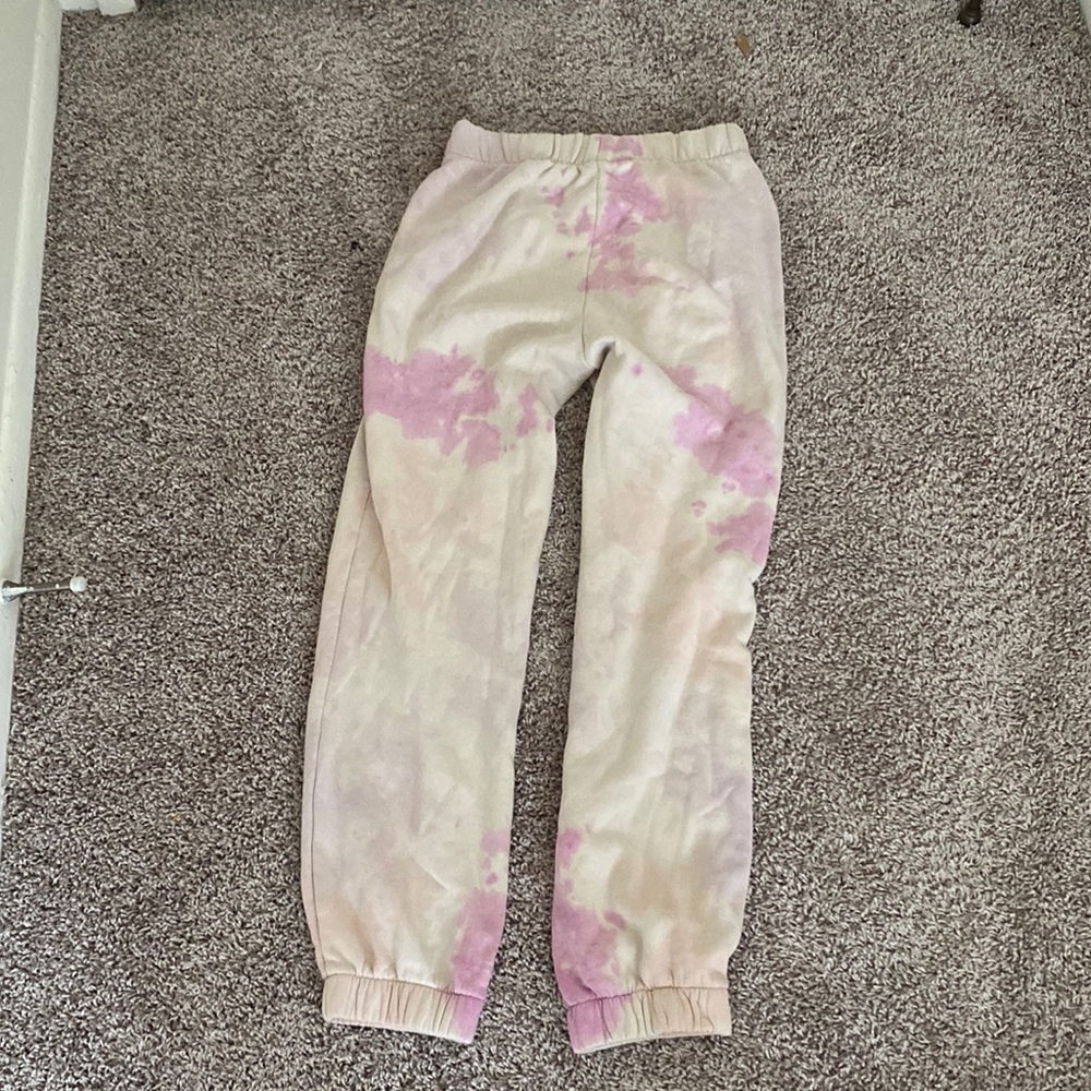 Pink and white sweatpants🔥
